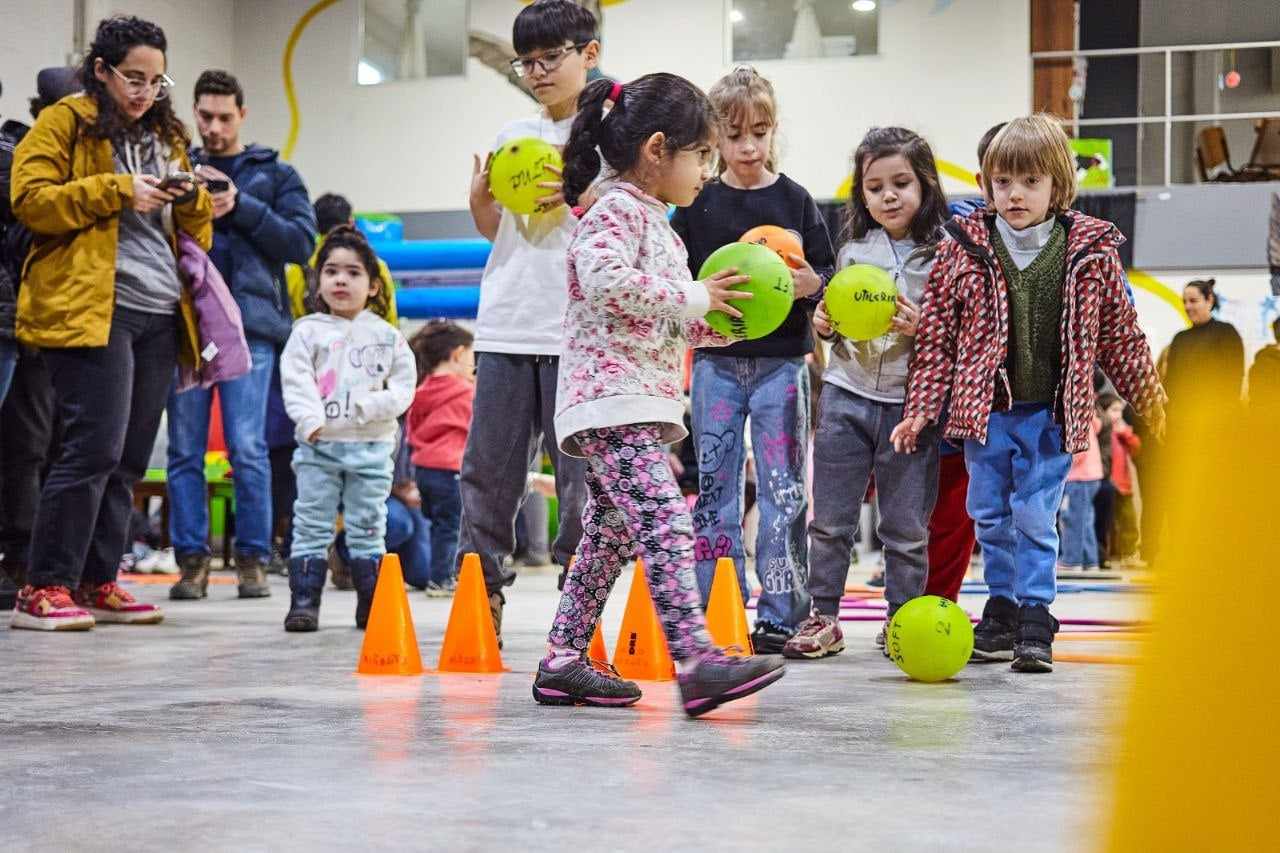 Photo of CIENTOS DE NIÑOS Y NIÑAS PARTICIPARON DE LAS JORNADAS DE “AVENTURA INVERNAL” EN EL CENTRO CULTURAL ACTUAR