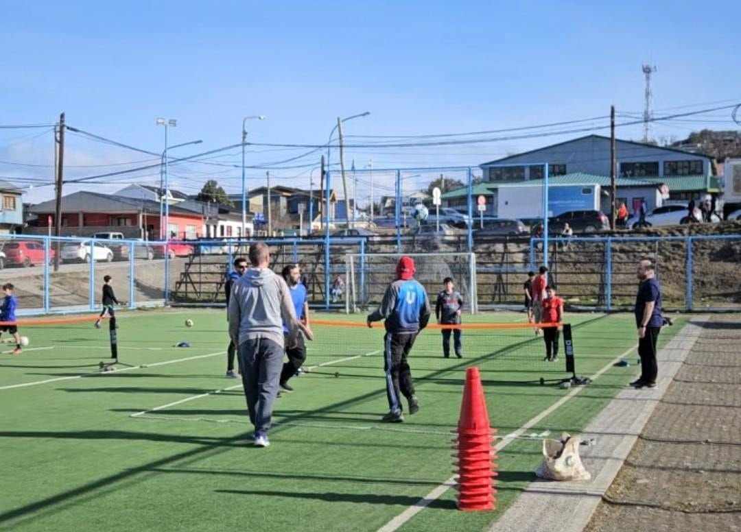 Photo of “LA MUNI EN TU BARRIO” ATENDIÓ A VECINOS Y VECINAS DE B° LA CANTERA