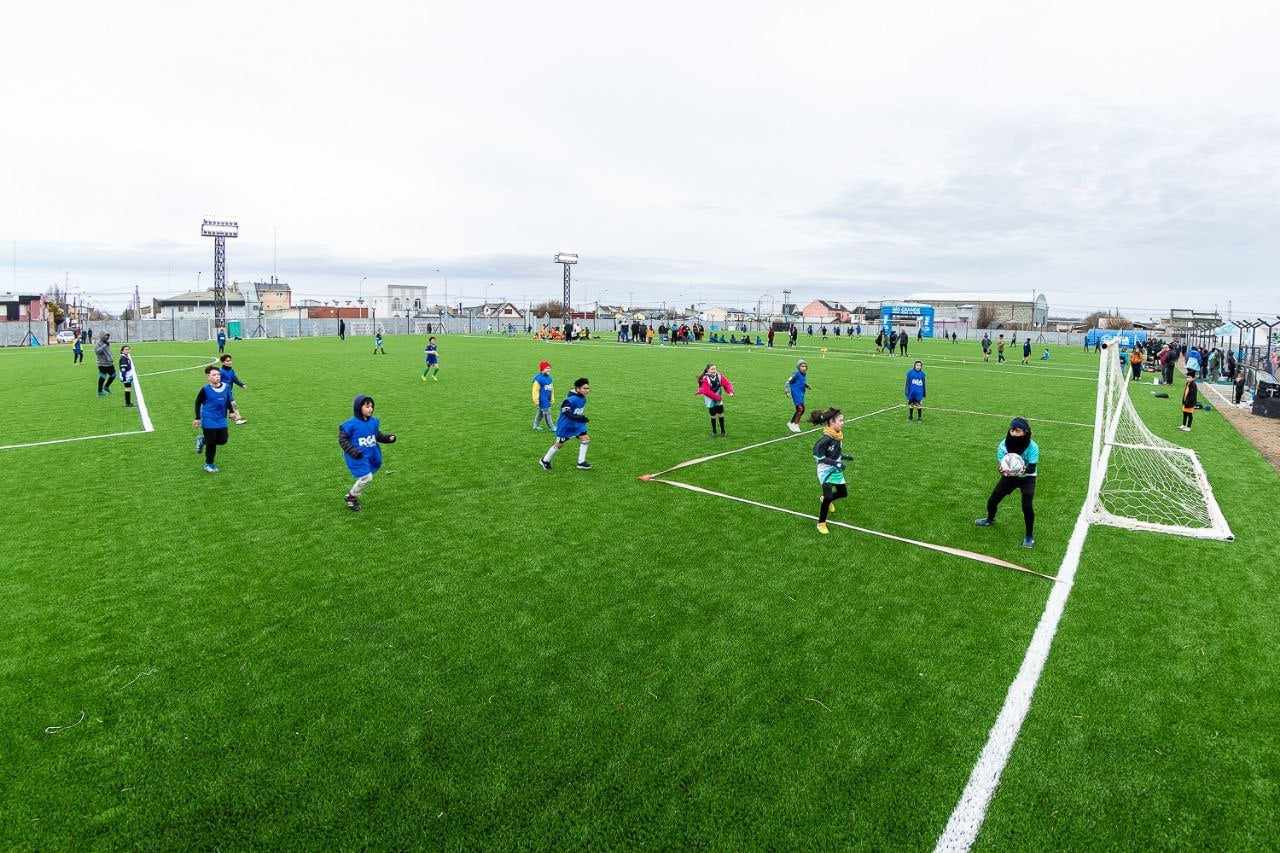 Photo of “RÍO GRANDE TIENE LA PRIMERA CANCHA DE FÚTBOL 11 DE LA PATAGONIA HOMOLOGADA POR FIFA Y ESO ES UN ORGULLO PARA TODOS”