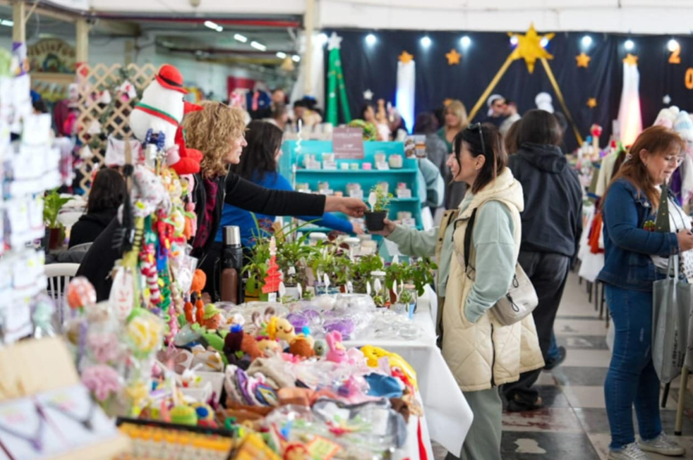 Photo of CIENTOS DE FAMILIAS PARTICIPARON DE LA ÚLTIMA EDICIÓN DEL AÑO DE TU MERCADO