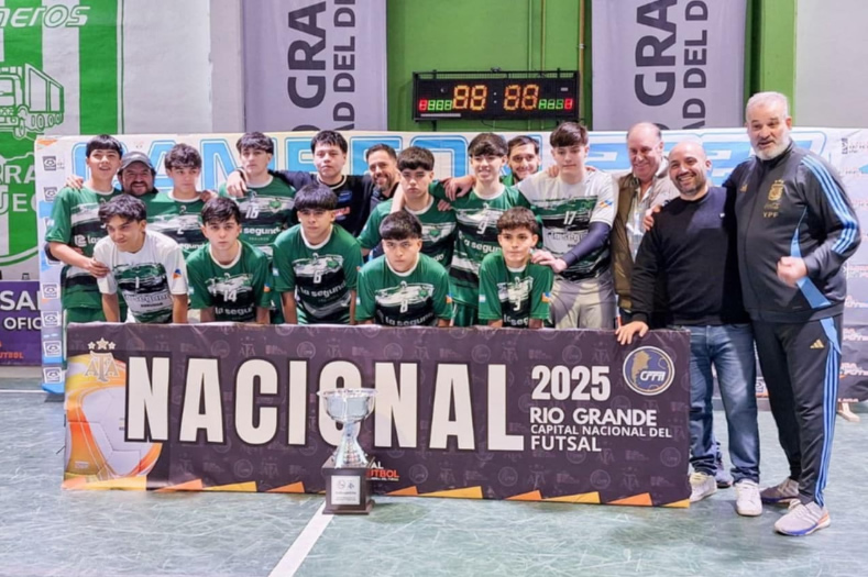 Photo of CAMIONEROS DE RÍO GRANDE Y BOXING CLUB DE RÍO GALLEGOS, CAMPEONES DEL NACIONAL DE FUTSAL AFA