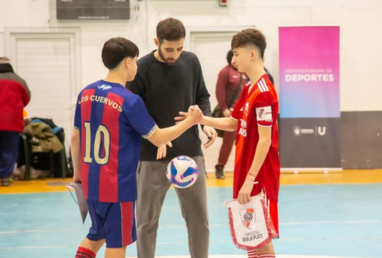 Photo of COPA “FIN DEL MUNDO” DE FUTSAL EN UN “COCHOCHO” VARGAS COLMADO